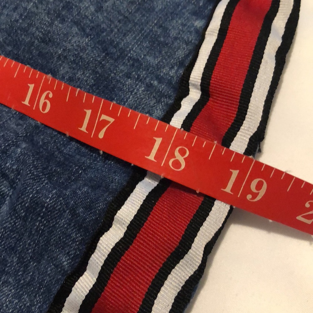 STRETCHY DISTRESSED DENIM SKIRT (12) - Picture 9 of 11